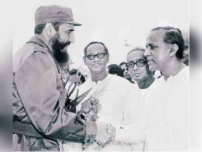 জ্যোতিবাবুদের বলেছিলেন , এত কমিউনিস্ট পার্টি কেন ?