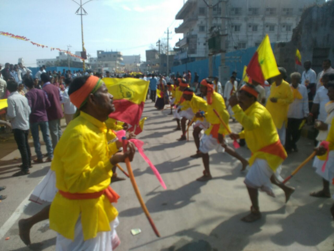 ಕನ್ನಡದ ಹಬ್ಬಕ್ಕೆ ಸಡಗರದ ದಿಬ್ಬಣ