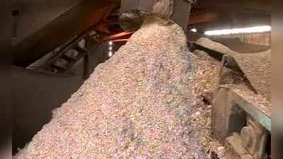 OMG: বাতিল ৫০০/১০০০- এ তৈরি হচ্ছে প্যাকিং বাক্স