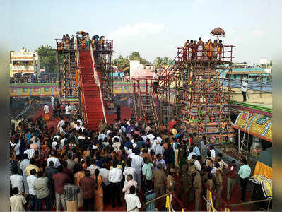 மாங்காடு காமாட்சி அம்மன் கோயில் கும்பாபிஷேகம் : ஆயிரக்கணக்கானோர் பங்கேற்பு
