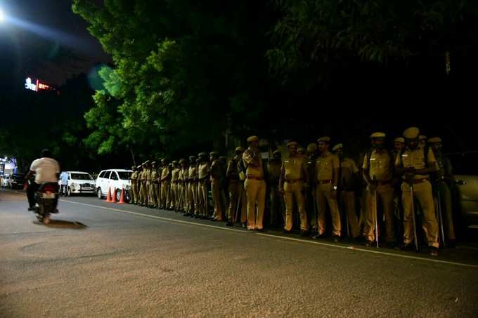 అపోలో వద్ద పటిష్ట భద్రత..