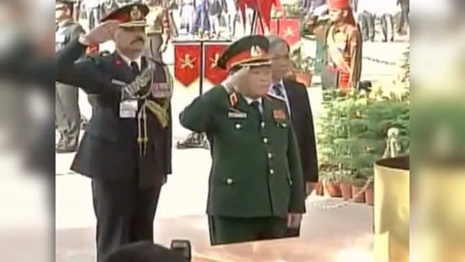 Vietnam defence minister pays tribute at Amar Jawan Jyoti 