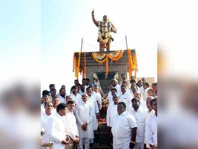 ಅಂಬೇಡ್ಕರ್‌ ಪರಿನಿರ್ವಾಣ ದಿನ, ಗೌರವ ವಂದನೆ