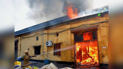 Huge fire damages garment factory in West Bengal 