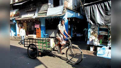 ছাপা থেকে বিক্রি, ধাক্কা সব স্তরেই