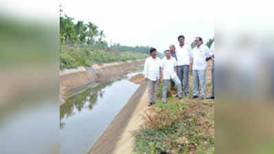 ತುಂಗಾ ಎಡದಂಡೆ ನಾಲೆ ಕಾಮಗಾರಿ ಪರಿಶೀಲನೆ