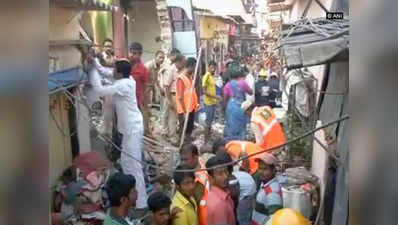 मुंबई के मानखुर्द में गिरी इमारत, 3 की मौत, 15 घायल