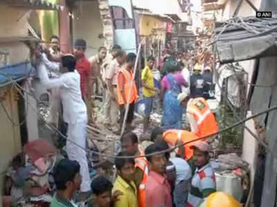 मुंबई के मानखुर्द में गिरी इमारत, 3 की मौत, 15 घायल