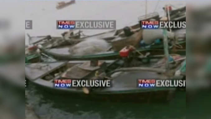 Indian Coast Guard nabs 26 Pak nationals off Gujarat coast, 5 boats apprehended 