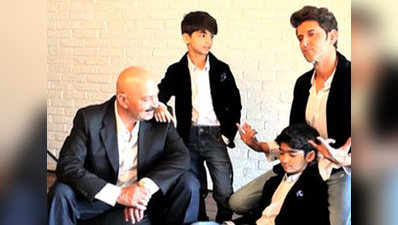 Hrithiks adorable photoshoot with dad Rakesh and sons 