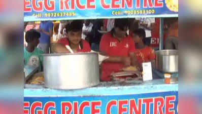 Watch: Customers still prefer cash at roadside stalls 