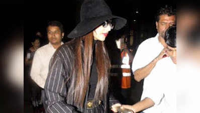 Sonam’s takes airport fashion to new level! 