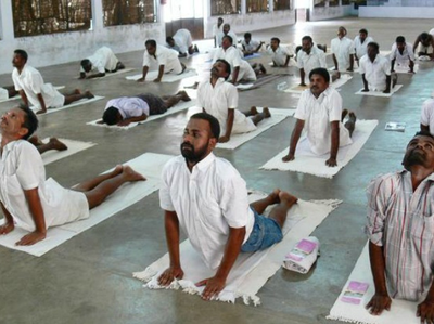 महाराष्ट्रः योग परीक्षा पास करने पर 250 कैदियों की सजा हुई कम