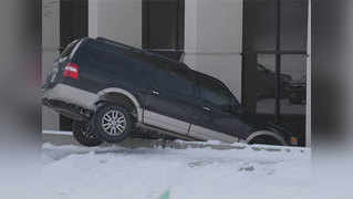 Snowy conditions cause accidents in Texas 