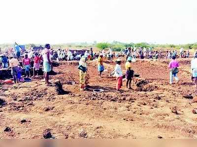 ಕೂಲಿಕಾರರಿಗೆ ಉದ್ಯೋಗ ‘ಖಾತ್ರಿ’ !