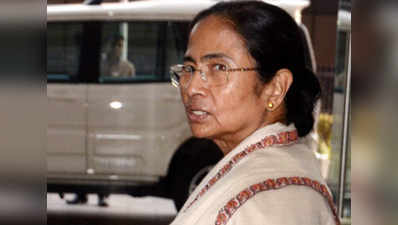 Mamata Banerjee alleges Rose Valley chit fund scam, LIC linked 