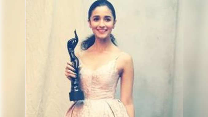 Mahesh Bhatt did cartwheels all night after Alia won Filmfare award! 