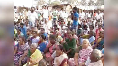 Madurai: Villagers protest demanding release of detained youth over Jallikattu issue 