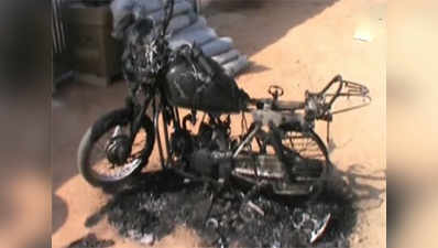 Jharkhand: Maoists set ablaze vehicles at construction site 