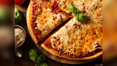 बाहर जाने की क्या जरूरत, घर पर बनाएं टेस्टी पिज़्ज़ा