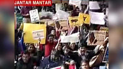 Watch: Protesters gather in support of Jallikattu at Delhis Jantar Mantar 