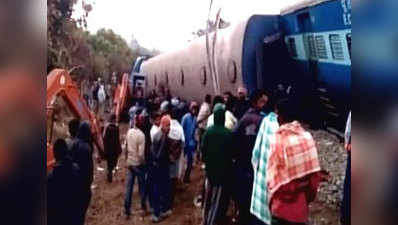 23 dead, many injured as train derails in Andhra Pradesh 