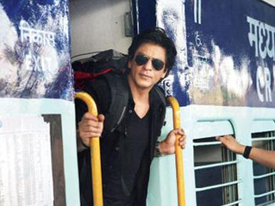 जब मुंबई की ट्रेन में पड़ी शाहरुख को फटकार...