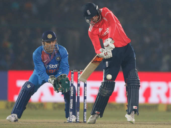 नागपुर टी20: आखिरी ओवर का रोमांच, बुमराह बने हीरो