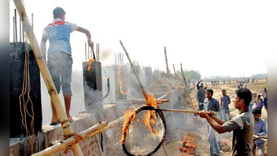 থিম সিটির নির্মাণে ভাঙচুর-আগুন