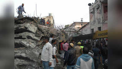 Under construction building collapses in Kanpur 