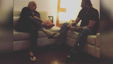 Sanjay meets Mahesh Bhatt, discusses ‘Sadak’ sequel! 