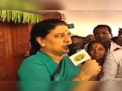 “ஓரளவுக்கு தான் பொறுமை காக்க முடியும்”! சசிகலா சொல்ல
வருவதென்ன?