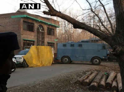 कुलगाम मुठभेड़: सेना ने 4 आतंकियों को मार गिराया, 2 जवान शहीद