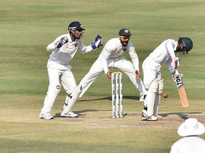 हैदराबाद टेस्ट: भारत को जीत के लिए चाहिए 5 विकेट