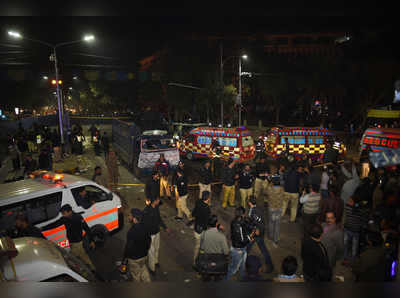 பாகிஸ்தானில் தற்கொலை படை தாக்குதல்: 16 பேர் பலி, 60 பேர் படுகாயம்