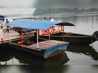 ജങ്കാറില്‍ നിന്നും കാര്‍ പുഴയിലേക്ക് മറിഞ്ഞ് വൃദ്ധ മരിച്ചു