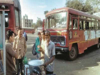 एसटी कर्मचारी सदैव सेवेत तत्पर!