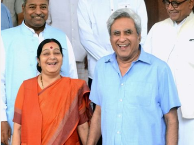 विदेश मंत्री के पति स्वराज कौशल ने बताया, सुषमा को ट्विटर पर क्यों नहीं करते फॉलो