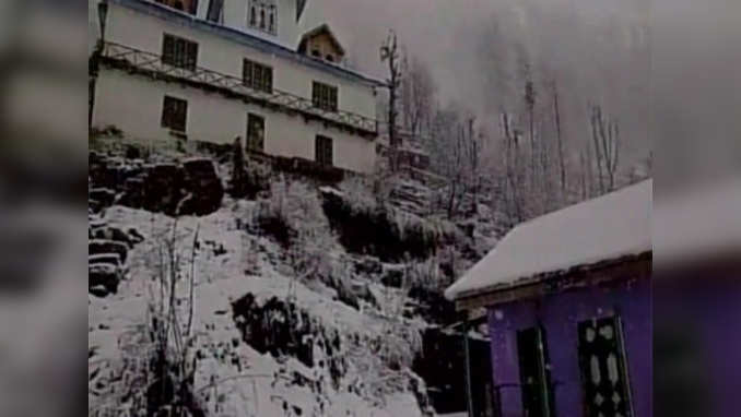 Higher reaches of Doda receive fresh bout of snow 