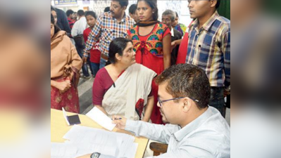 সব দলকেই হাতে রাখতেন চন্দনা