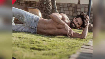 Shahid Kapoor goes shirtless, yet again! 