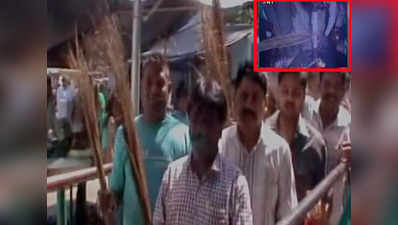 Unusual offering! Brooms offered to Lord Shiva to treat skin ailments on Mahashivratri 