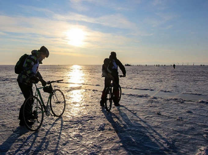 बाइकॉल लेक: सबसे गहरी झील की बर्फ पर खतरों के खिलाड़ी