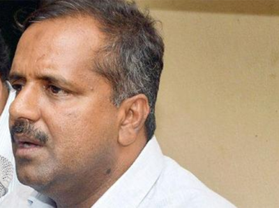 चप्पल बयान से विवादों में घिरे कर्नाटक के मंत्री