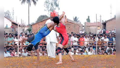 ಮನರಂಜಿಸಿದ ಹೊನಲು ಬೆಳಕಿನ ಕುಸ್ತಿ