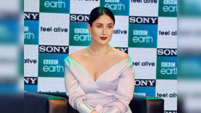 Watch: Kareena’s silent reaction over Taimur’s name controversy! 