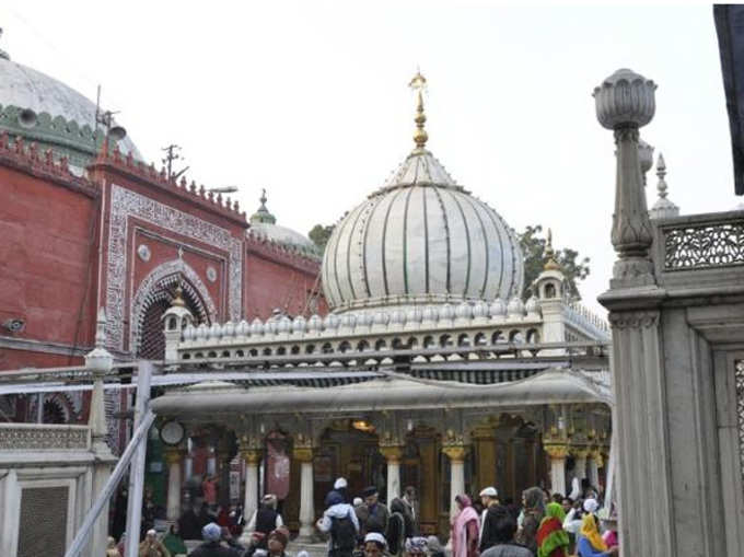 दिल्ली के इन प्रसिद्ध धार्मिक केंद्रों की करें सैर