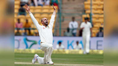 IND vs AUS: बेंगलुर टेस्ट में पहले दिन का खेल खत्म, भारत की हालत पतली