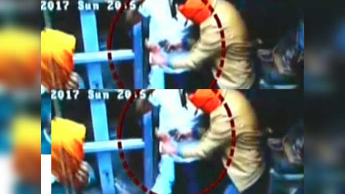 On cam: 40 kg gold, Rs 14 crore cash looted from jewellery shop in Lucknow 