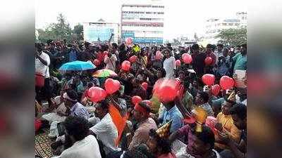 സദാചാര ഗുണ്ടായിസം: കൊച്ചിയിലും,തൃശൂരും, തിരുവനന്തപുരത്തും പ്രതിഷേധം